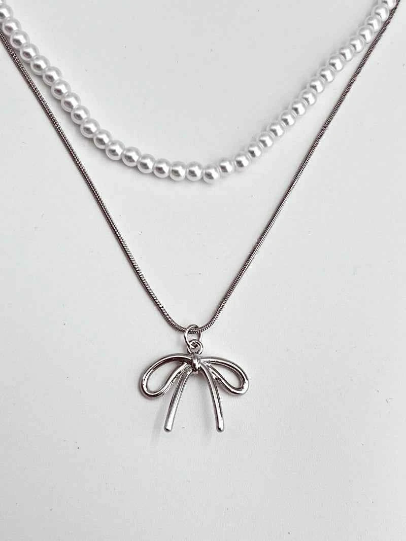 2 Layer Pearl & Bow chain pendant