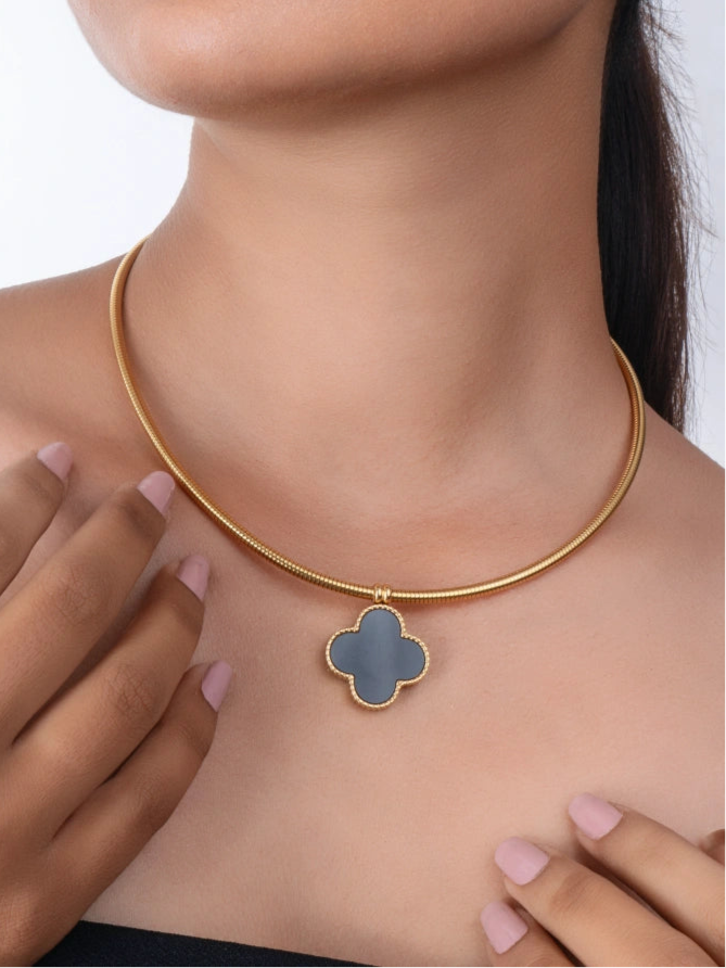Golden Clover 2 Side Choker Neckpiece